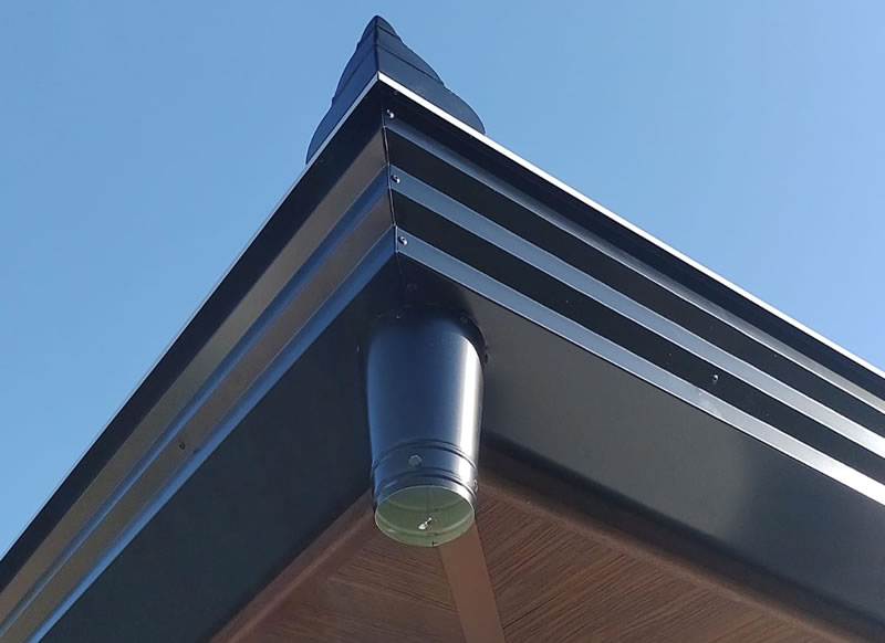 Detalhe de calha e captação em platibanda
